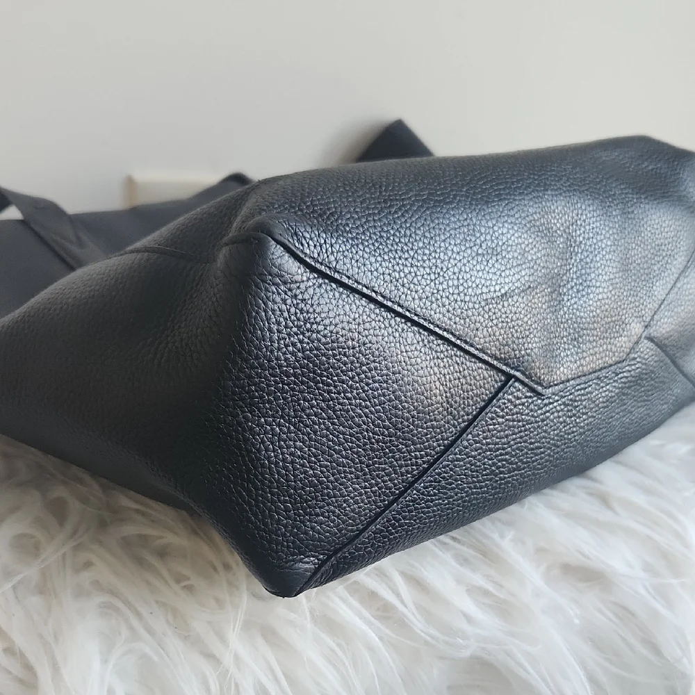 Michael Kors Elegant Black Tote